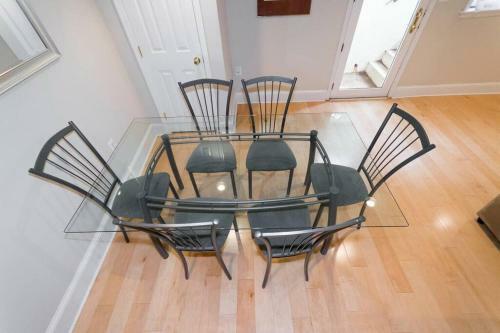 Apartamento Cathedral Charmer--2 Br English Basement, With Garden Access