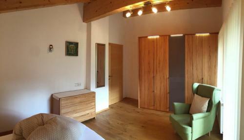 Apartamento Haus Tschirgantblick