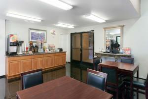 Hotel Super 8 Escondido
