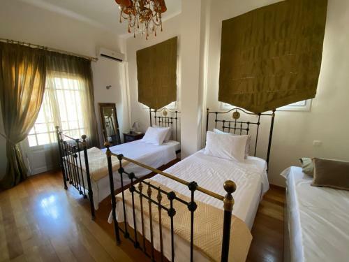 Spiti Soueref - Venetian Style