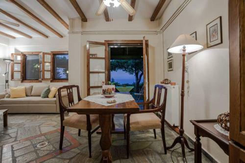 Villa Deja Blue