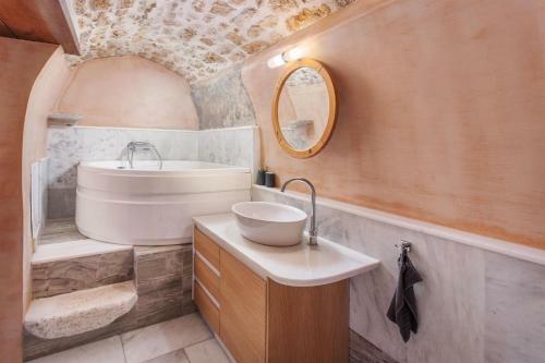 Villa Casa Rodanthi - Luxury Castle Residence