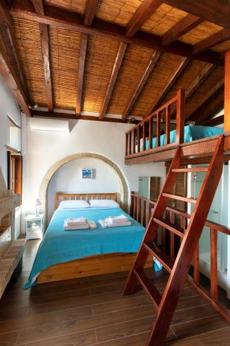 Ypatia Cozy Castle Suite Apartment With Loft