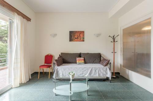 Apartamento Zoumperi Full House