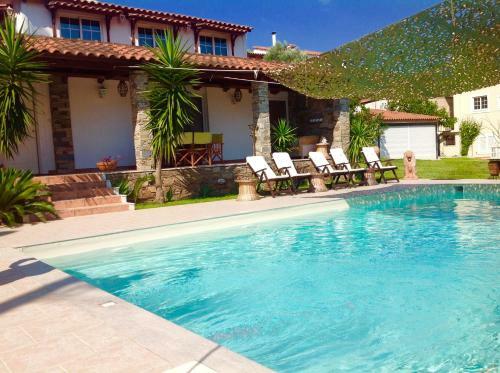 Amomos Villa With Swimming Pool