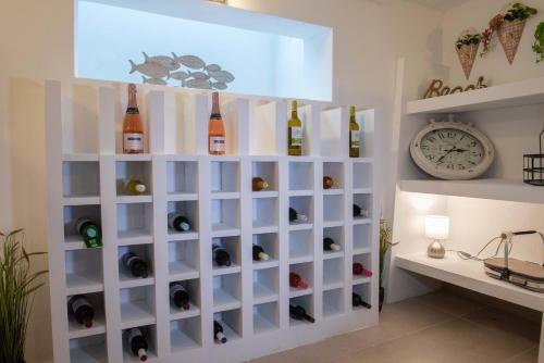 Dandy On The Beach Private Villa With Pool, Parking And Cellar- Sea View