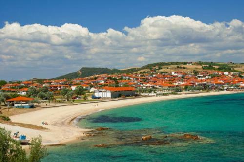 Nea Roda Sunny Retreats - Seaside Escape