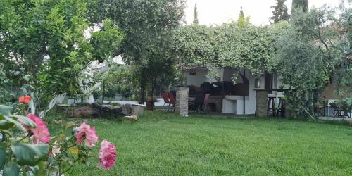 Traditional Villa Nea Peramos