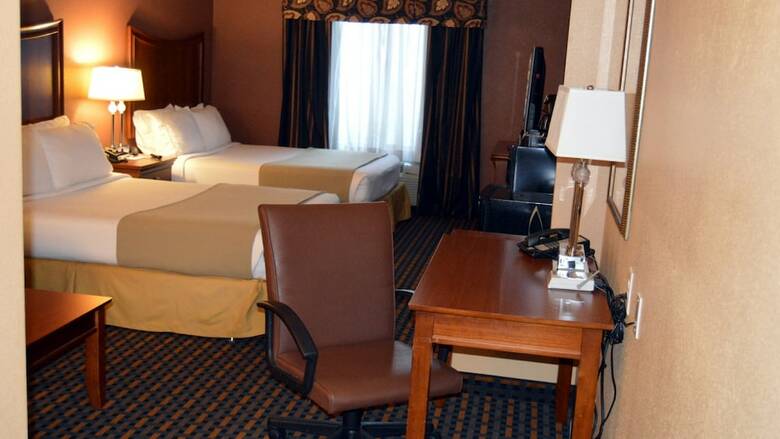 Holiday Inn Express Hotel & Suites Suffolk