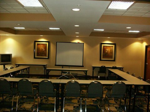 Holiday Inn Express Hotel & Suites Suffolk