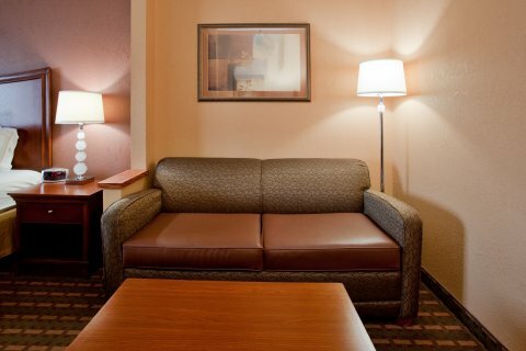 Holiday Inn Express Hotel & Suites Suffolk