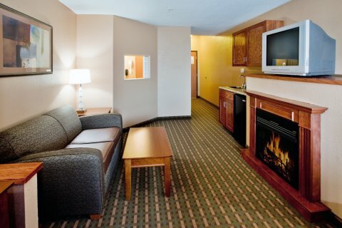 Holiday Inn Express Hotel & Suites Suffolk