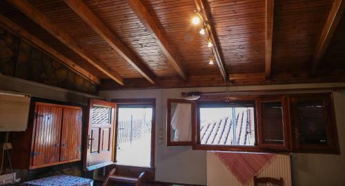 Under The Clock Tower (greek Traditional 125m2 Home)