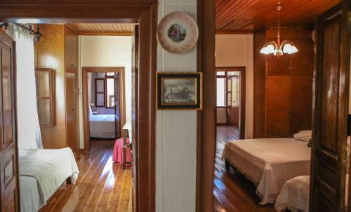 Under The Clock Tower (greek Traditional 125m2 Home)
