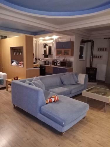 Achilles Apartment