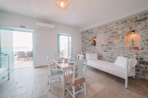 Apartamento George Seafront Suites