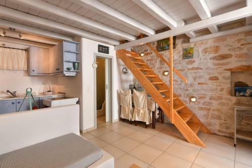 Centrally Located House For 4 Ppl In Naousa