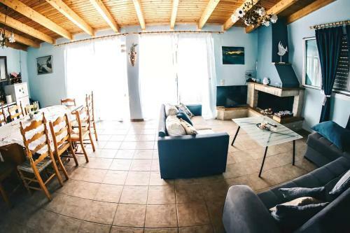 Villa Galanis By The Sea