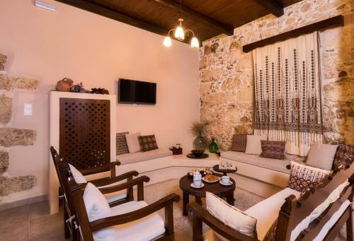 Alia Stone Villa-ideal For Families & Private Heated Pool