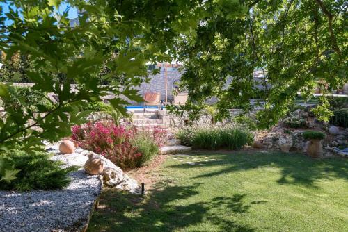 Alia Stone Villa-ideal For Families & Private Heated Pool