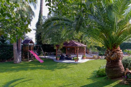 Alia Stone Villa-ideal For Families & Private Heated Pool