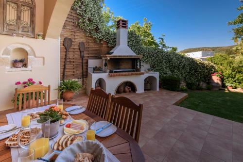 Alia Stone Villa-ideal For Families & Private Heated Pool