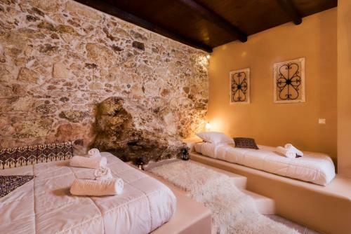 Alia Stone Villa-ideal For Families & Private Heated Pool