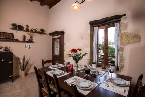 Alia Stone Villa-ideal For Families & Private Heated Pool