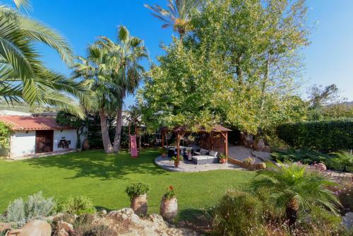 Alia Stone Villa-ideal For Families & Private Heated Pool