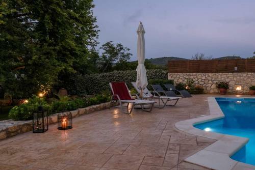 Alia Stone Villa-ideal For Families & Private Heated Pool