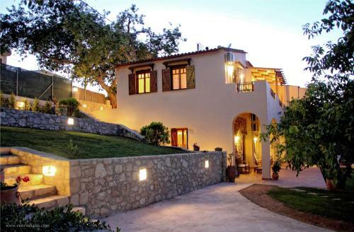 Alia Stone Villa-ideal For Families & Private Heated Pool