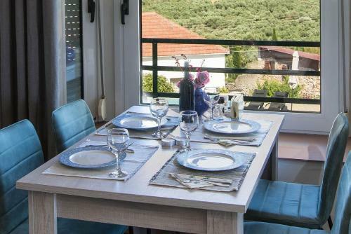Villa Apella ? Private Yard & Pool ? 8 Guests