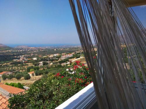 Outstanding Panoramic View, 10? Beach, 20? Airport