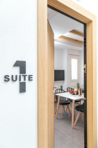 Naxos Downtown Apartments & Suites