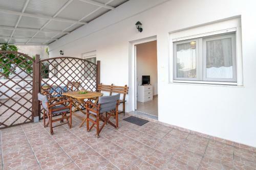 Stratos & Magda's Apartments