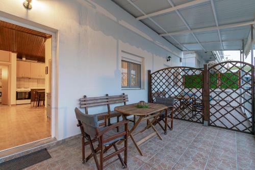 Stratos & Magda's Apartments