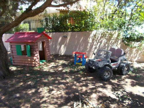 Athenian Riviera Family House