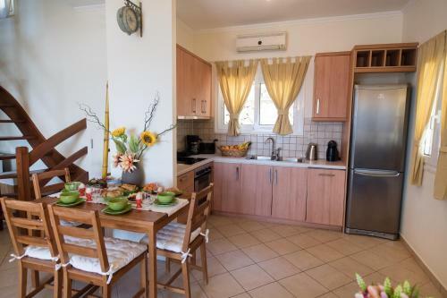 Stunning Seaviews, Infinity Pool, Close To Beach - Villa Meliti