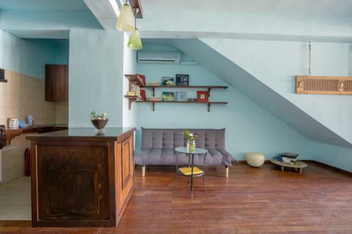 Out Of The Blue Apartment