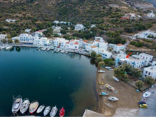 Apartamento Plousiadi?s Stone House