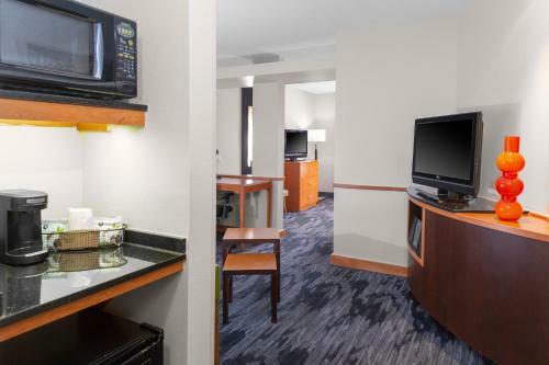 Hotel Fairfield Inn And Suites By Marriott Gadsden