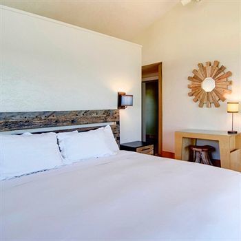 Posada Cypress Inn On Miramar Beach