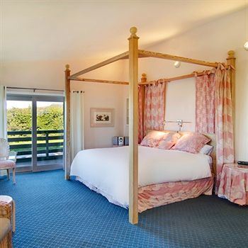 Posada Cypress Inn On Miramar Beach