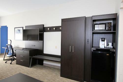 Holiday Inn Express Hotel & Suites Ashland