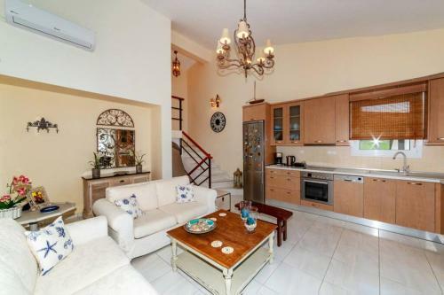 Luxury Nikiti?s House