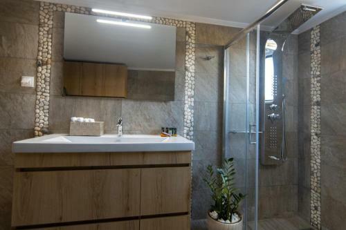 Bitsakis Family - Paleochora Luxury Villa