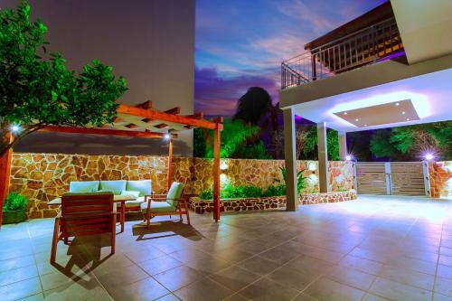 Bitsakis Family - Paleochora Luxury Villa