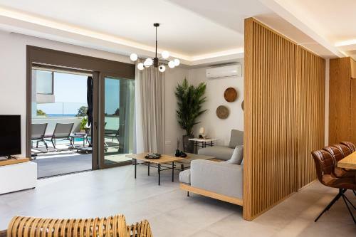 Lagoon Seabreeze Villa, Sumptuous Retreat!