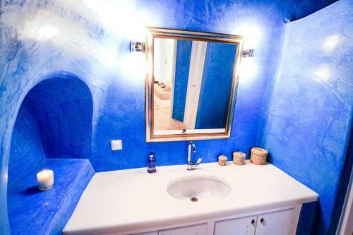 Villa Dionyssos Cave House