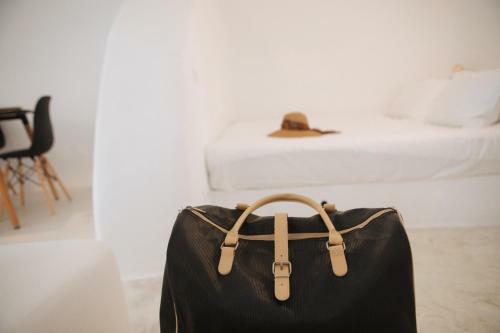 Assyrtiko By A Terre Cave Villas